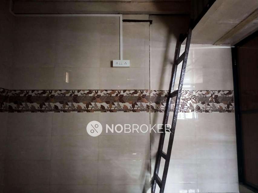 1 RK Flat In Pandey Bhawan For Sale  In Colaba