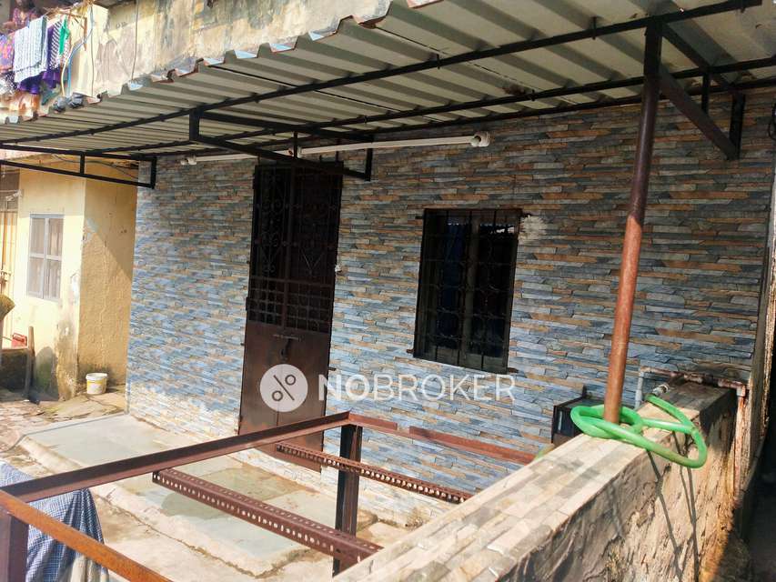 1 RK Flat In Pandey Bhawan For Sale  In Colaba