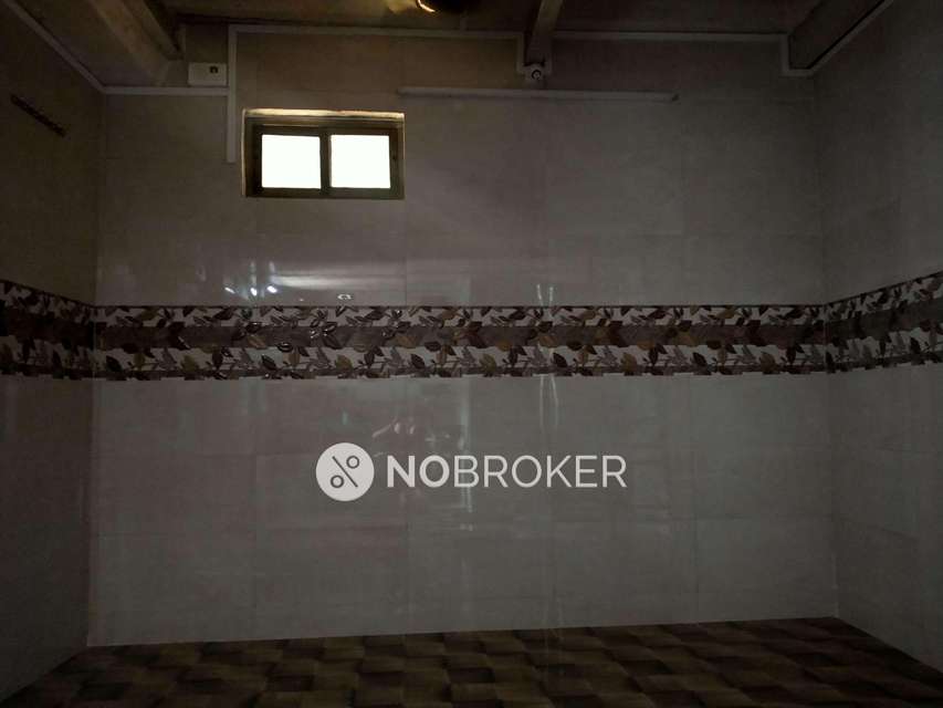 1 RK Flat In Pandey Bhawan For Sale  In Colaba