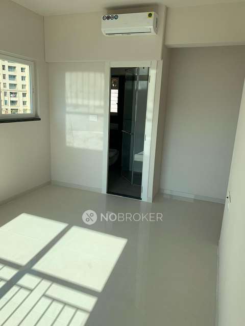 2 BHK Flat In Rustomjee Urbania Azziano For Sale  In Thane West