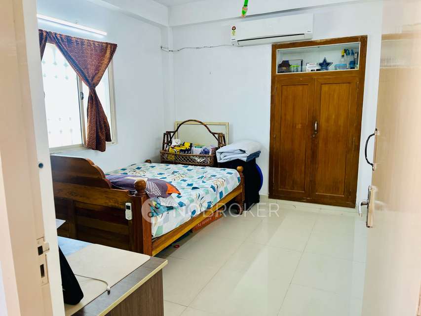 1 BHK Flat In Shanthi Apartments For Sale  In Mylapore