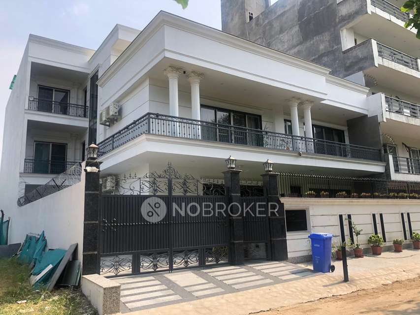 1 RK Flat In Dlf Garden Villas, Gurgaon for Rent  In Dlf Garden Villas