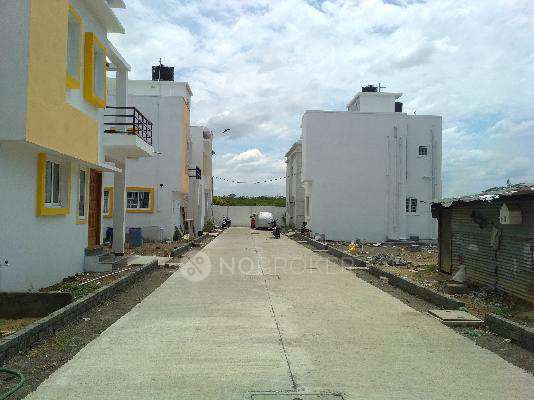 Single Room for Male In 3 BHK  In Jansen Nivaas Nivriti, Padur, Chennai In Padur