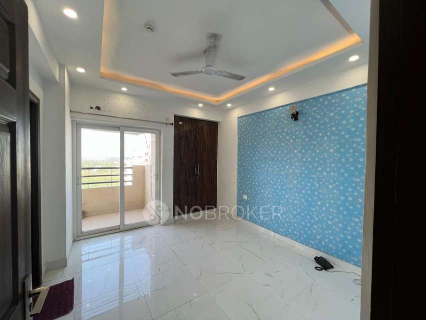 3 BHK Flat In Purvanchal Royal City For Sale  In  Sector Chi V