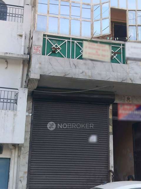 Shop in Janakpuri, Delhi for Rent 