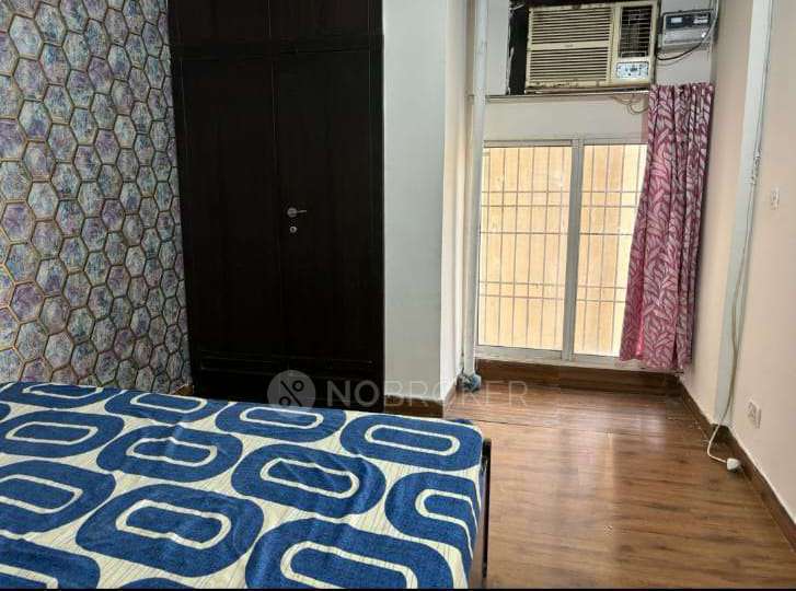 Shared Room for Male In 3 BHK  In Jaypee Kosmos In Sector 134
