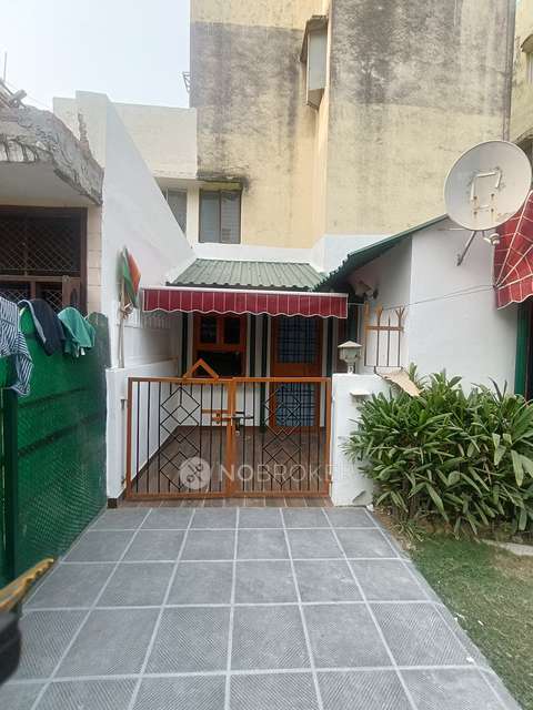 3 BHK Flat In Arun Vihar Sector 37 Noida  For Sale  In Noida Sector 37