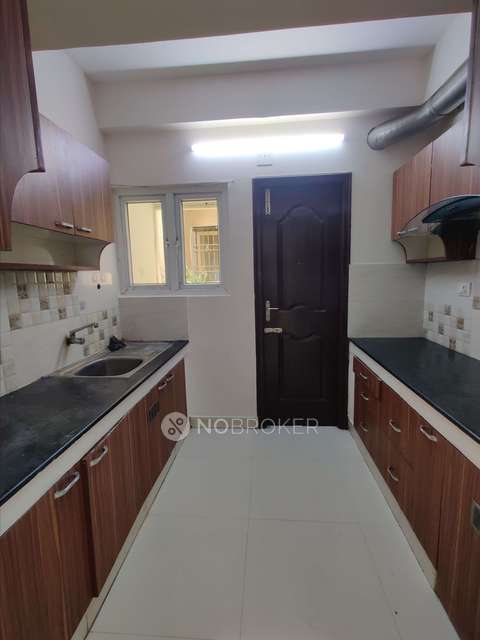 3 BHK Flat In Santha Towers For Sale  In Paruthippattu