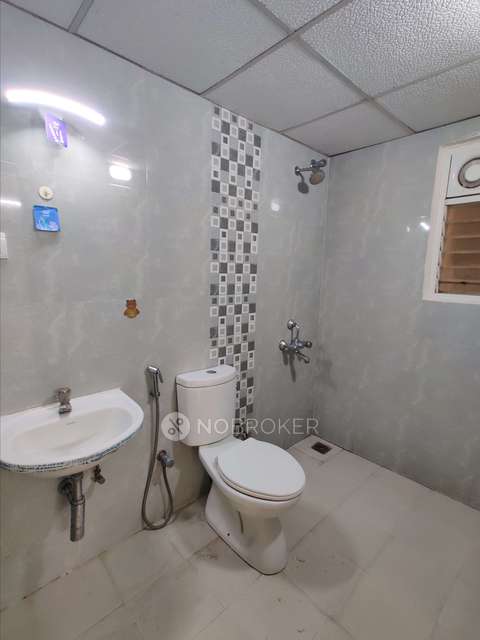 3 BHK Flat In Santha Towers For Sale  In Paruthippattu