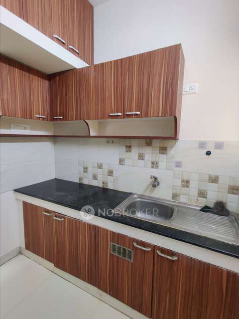 3 BHK Flat In Santha Towers For Sale  In Paruthippattu