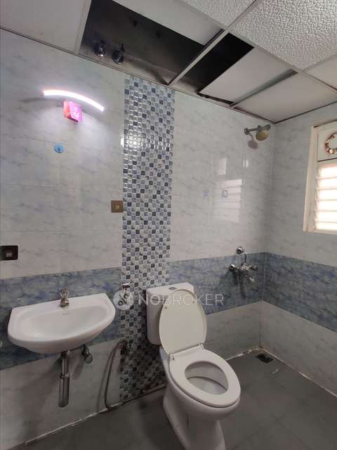 3 BHK Flat In Santha Towers For Sale  In Paruthippattu