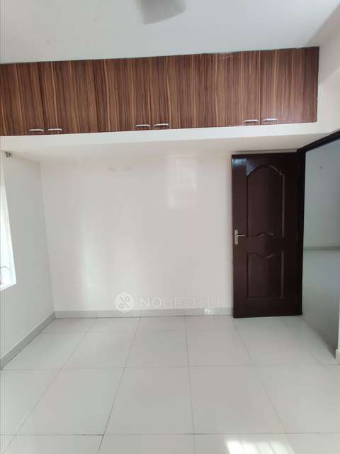 3 BHK Flat In Santha Towers For Sale  In Paruthippattu