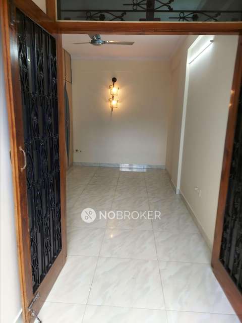 2 BHK Flat In Gr Queens Amber Apartment For Sale  In Arekere Gate Junction