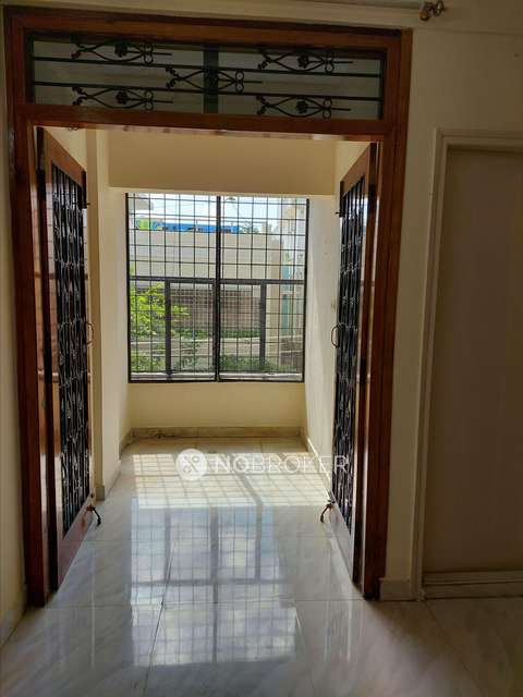 2 BHK Flat In Gr Queens Amber Apartment For Sale  In Arekere Gate Junction
