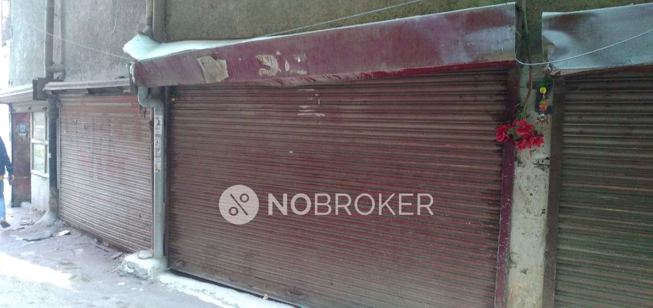 Shop in Mehrauli, Delhi for sale 