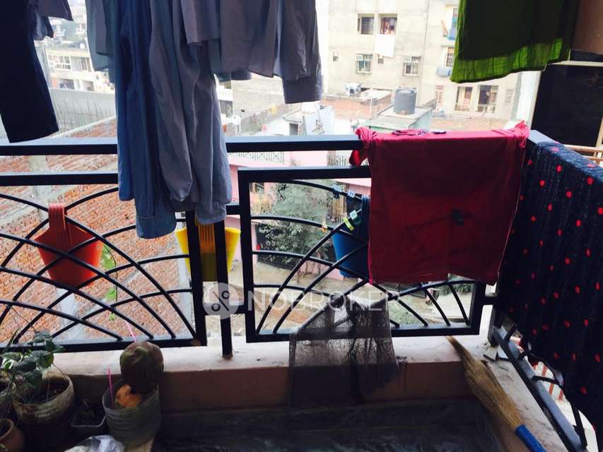 2 BHK Flat For Sale  In Dayal Bagh Colony