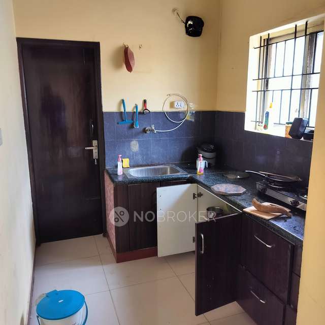 3 BHK Flat In Sharief Apartment For Sale  In Mahadevapura