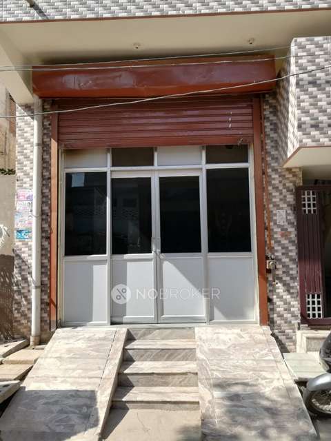 2 BHK Flat In Standalone Building  for Rent  In Sector 52