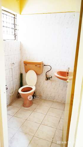 2 BHK Flat In Keerthi Residency, Pai Layout For Sale  In Mahadevapura