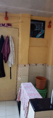 1 RK House for Rent  In Hill Road, Bandra West