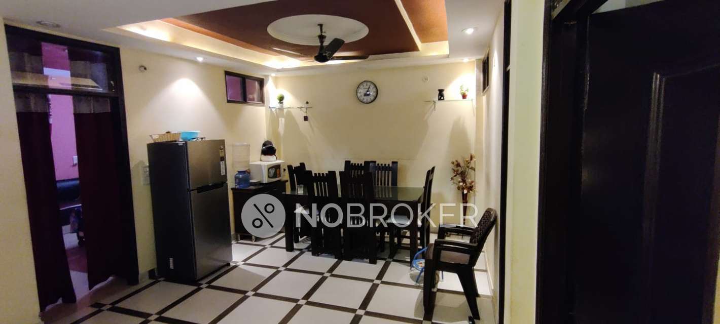 4+ BHK Flat In Standalone Building  For Sale  In Patparganj