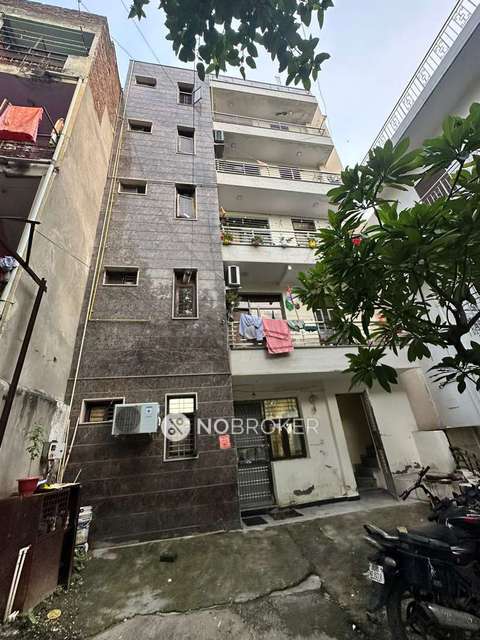 3 BHK Flat In Ramesh Na For Sale  In Ramesh Nagar