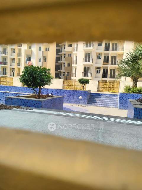 3 BHK Flat In Amrapali Leisure Park For Sale  In Sector-1