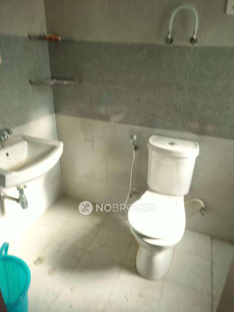 3 BHK Flat In Amrapali Leisure Park For Sale  In Sector-1