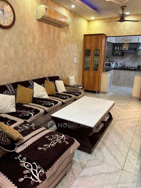 Showroom in Rohini, Delhi for sale 