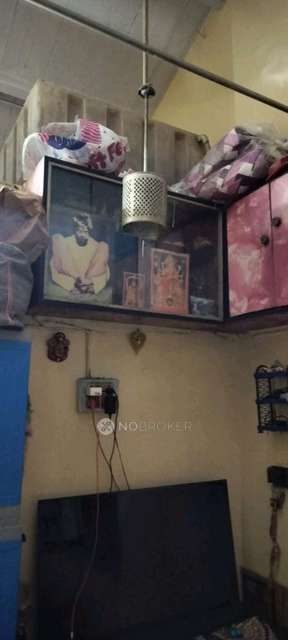 1 RK Flat In Laxmi Narayn Bldg  For Sale  In Charni Road