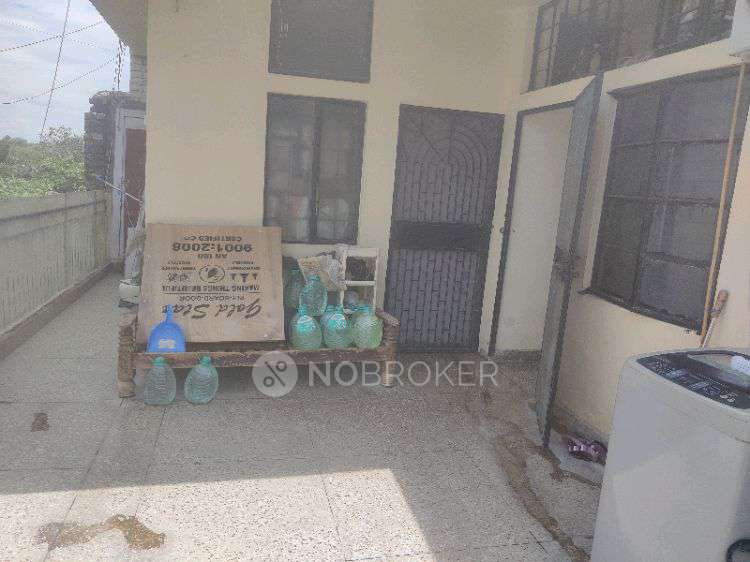 2 BHK Flat In B-9 Lig Flats Vasant Kunj For Sale  In B9 Lig Flats, Masoodpur, Sector B, Vasant Kunj, New Delhi, Delhi 110070, India