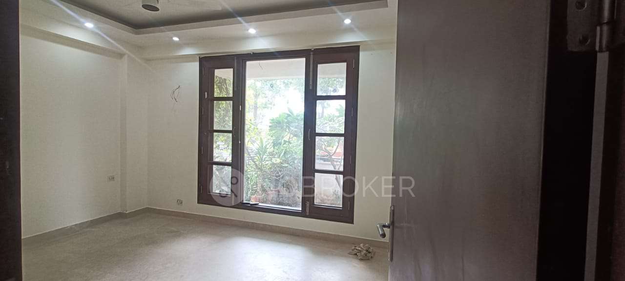 4 BHK Flat In Sb for Rent  In Sector 39