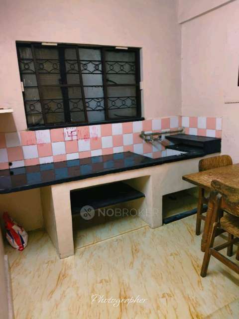 Industrial Building in Raja Mantri Udyan, Pune for Rent 