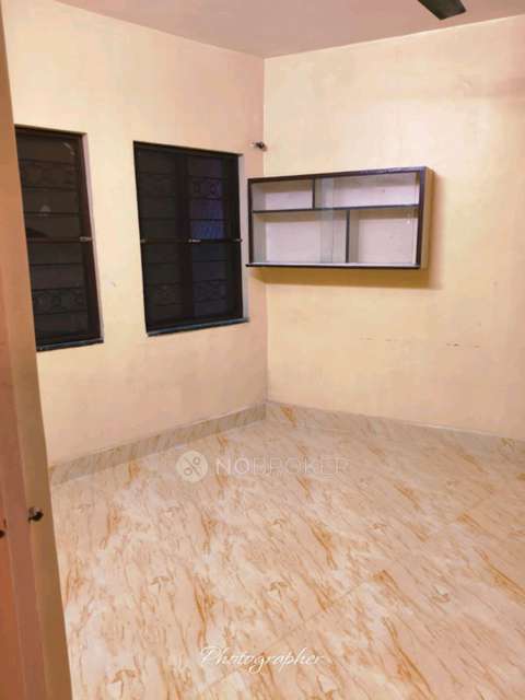 Industrial Building in Raja Mantri Udyan, Pune for Rent 