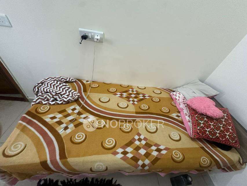 Single Room for Male In 1 RK  In Sector 23