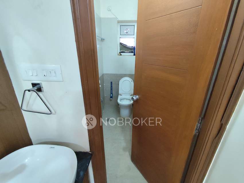 2 BHK Flat In Sr Sapphire Block A, Bandlaguda Jagir For Sale  In Anand Nagar Colony