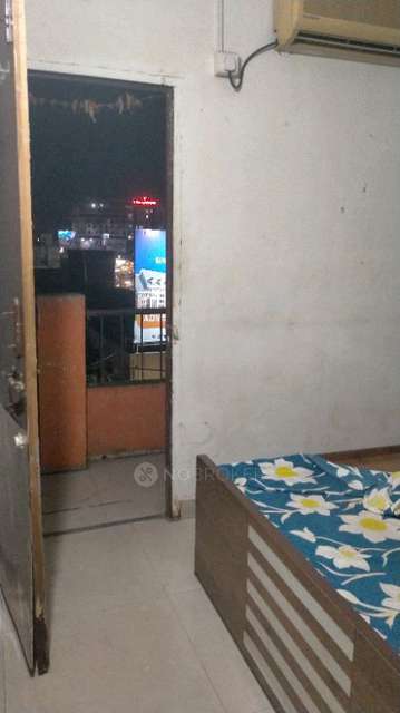 1 BHK Flat In Female Roommates Flat Jakat Naka Good Will Orchids for Rent  In Jakat Naka Road