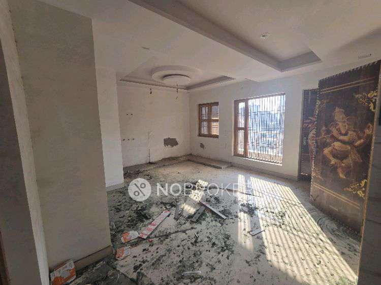 Godown/Warehouse in Sector 63 A,, Noida for Rent 