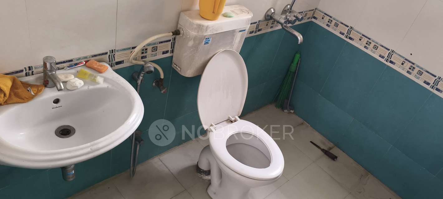 3 BHK Flat In Laketown Chs for Rent  In Katraj