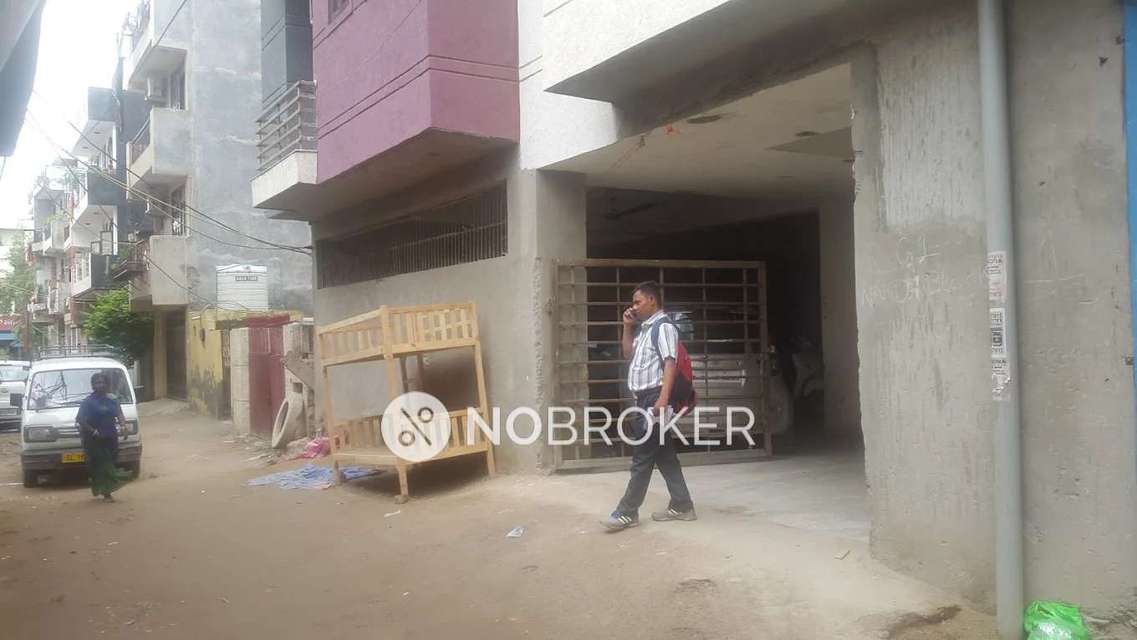 1 BHK Flat In Hari Hara Apartment for Rent  In New Manglapuri