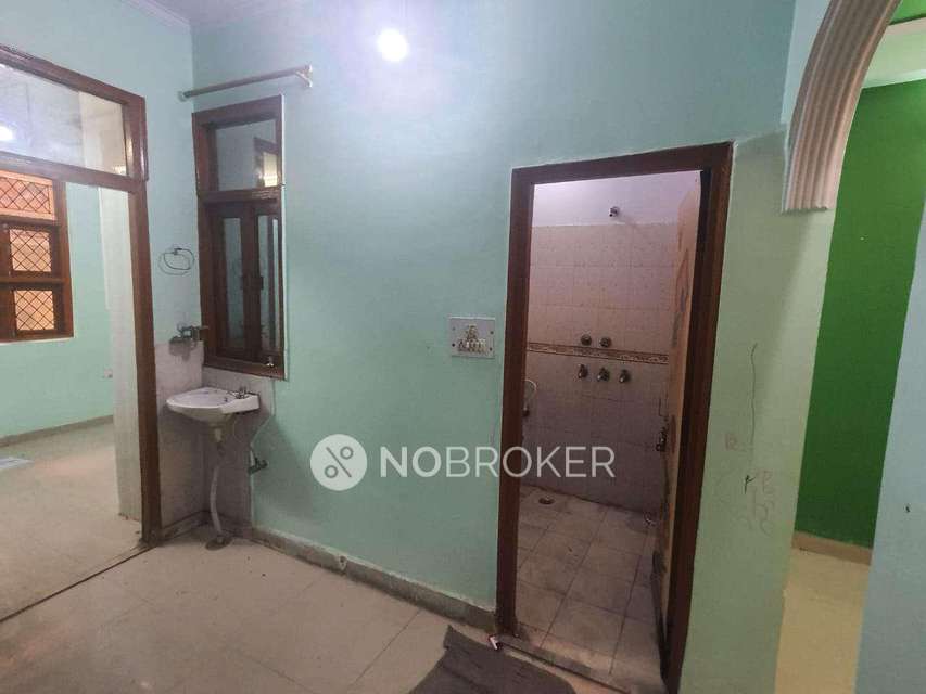 2 BHK Flat For Sale  In Shakarpur