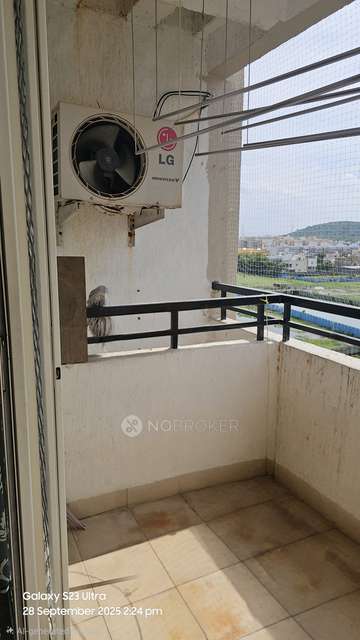 2 BHK Flat In Embassy Residency For Sale  In Perumbakkam