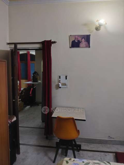 1 RK House for Rent  In Sector 52