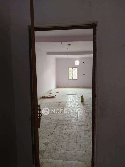 Godown/Warehouse in Janakpuri, Delhi for sale 