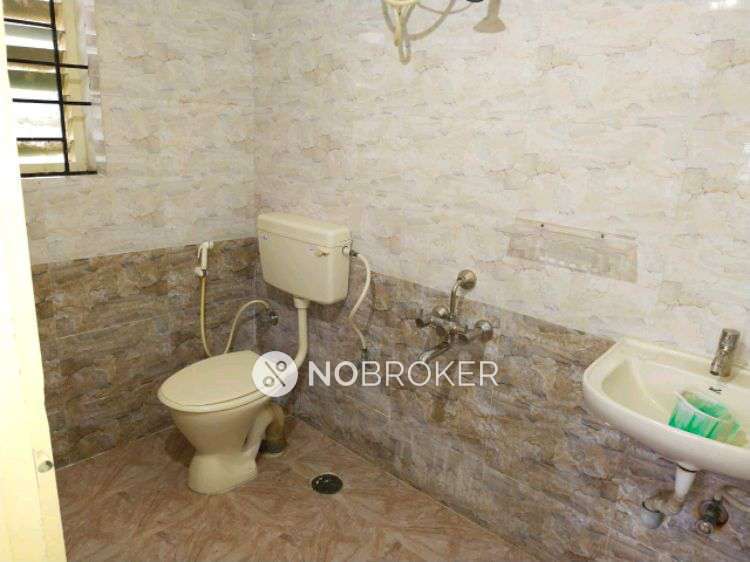 2 BHK Flat In Sri Guru Pratham For Sale  In Panathur