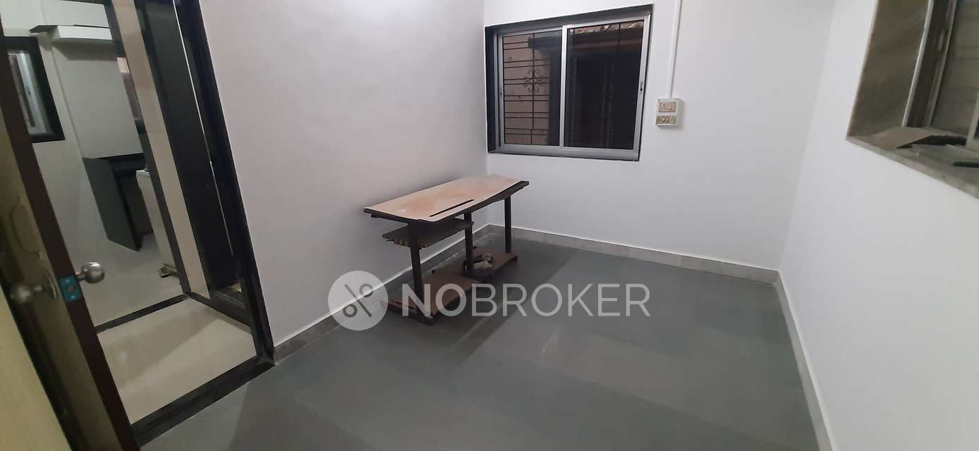 2 BHK Flat In Trimurthi  for Rent  In Parijat Colony, Hadapsar