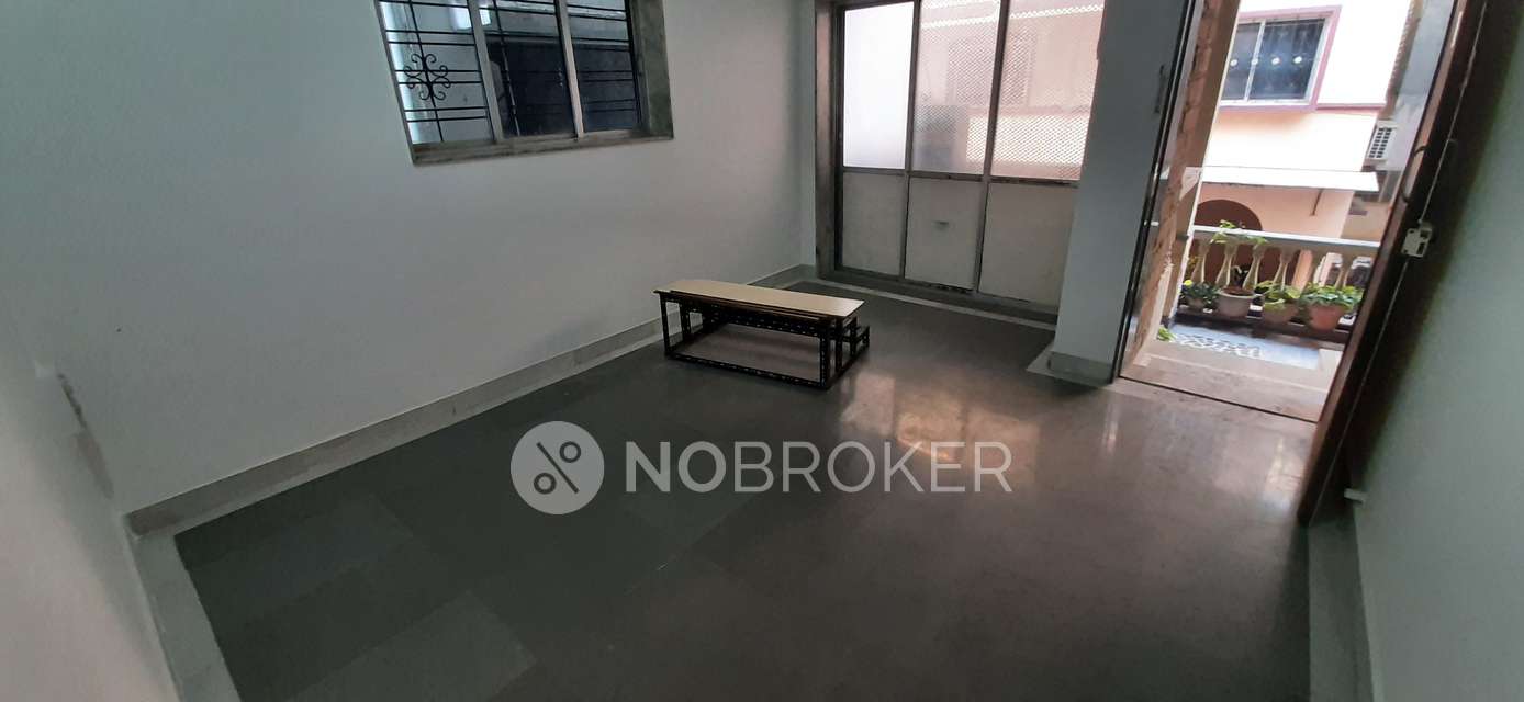 2 BHK Flat In Trimurthi  for Rent  In Parijat Colony, Hadapsar