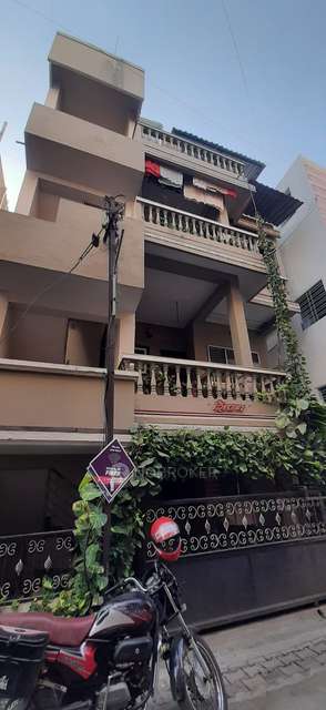 2 BHK Flat In Trimurthi  for Rent  In Parijat Colony, Hadapsar
