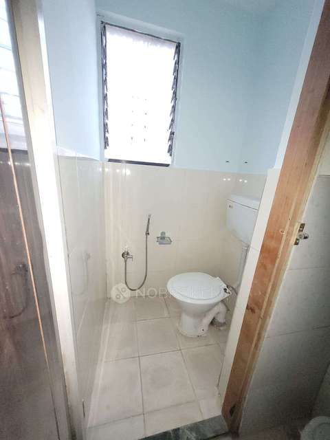 2 BHK Flat In Aayush Complex For Sale  In Bhekrai Nagar