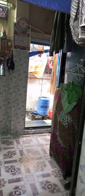 1 RK House For Sale  In Dahisar East